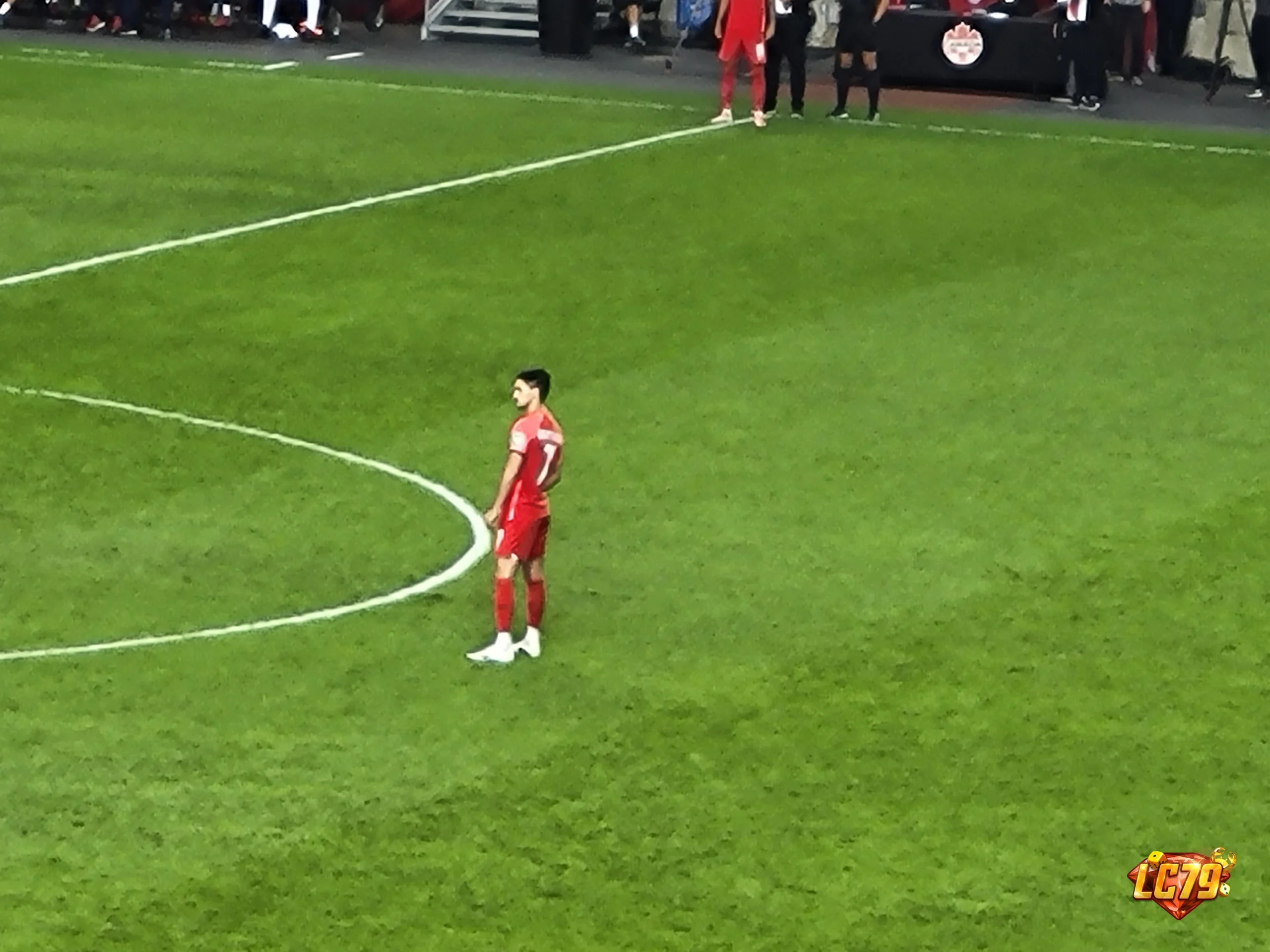 Stephen Eustaquio trong bài South Africa vs Canada