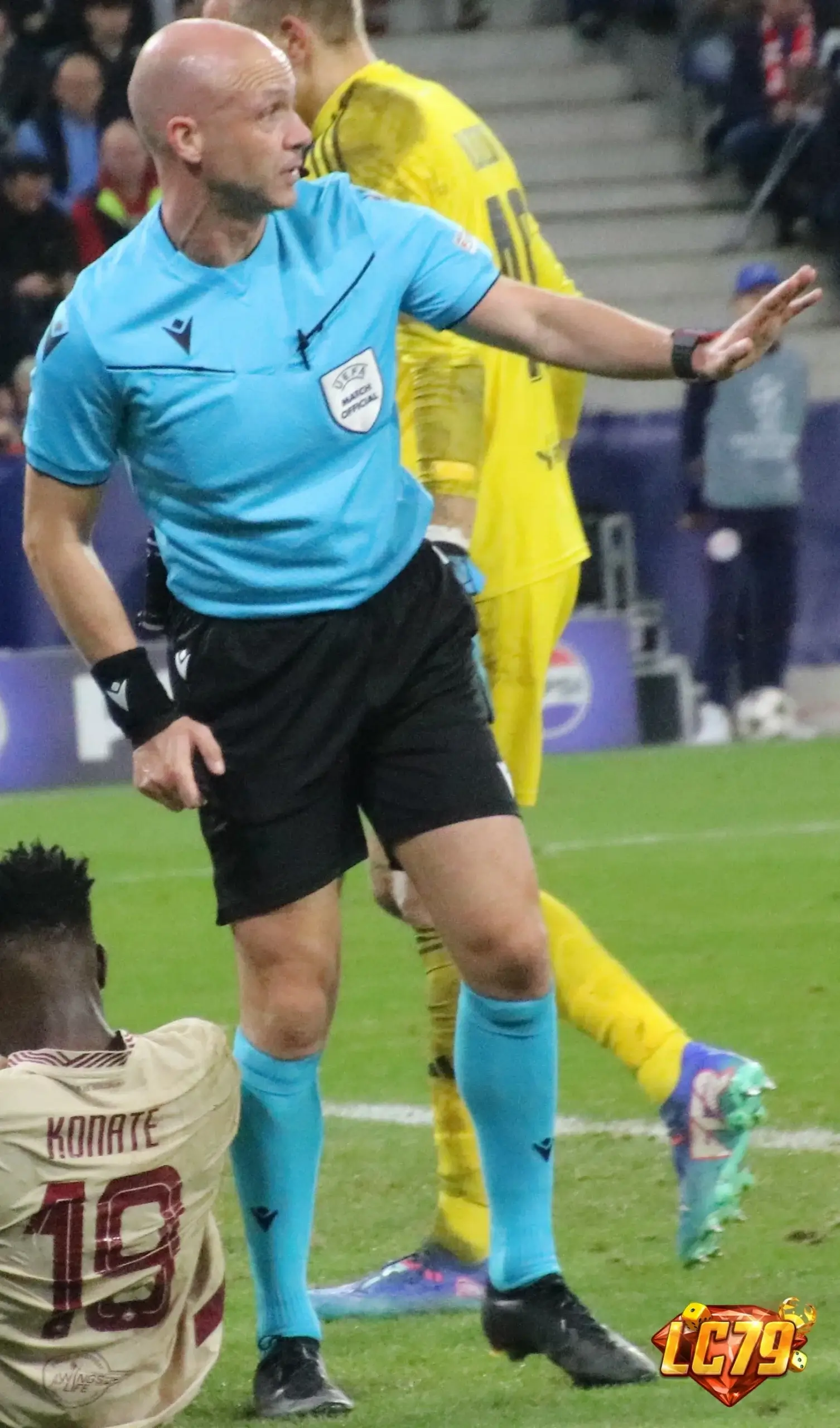 Anthony Taylor, trọng tài Premier League và FIFA, ảnh Wikimedia Commons đã đóng watermark LC79