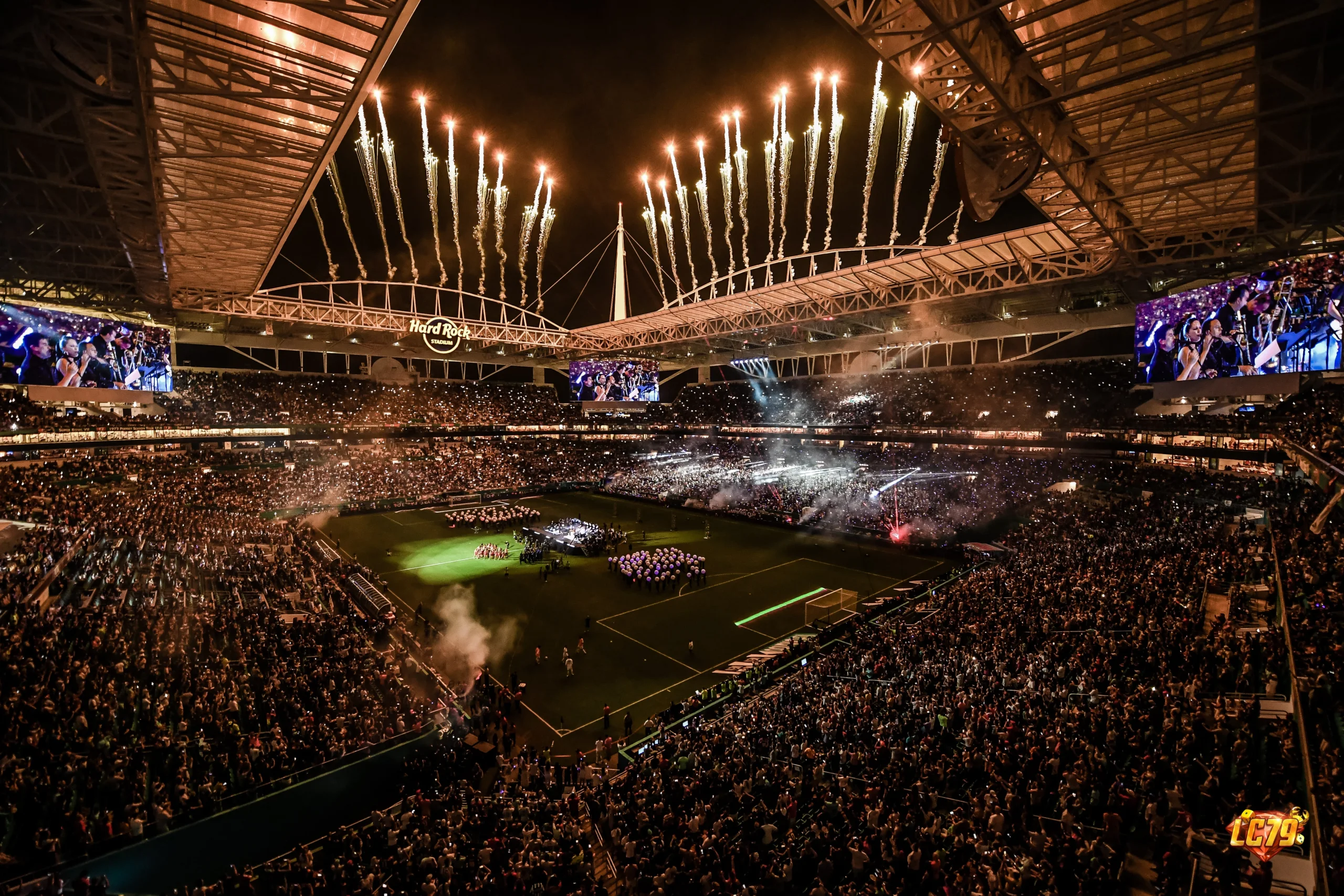 Hard Rock Stadium tại Miami - ảnh đã gắn watermark LC79