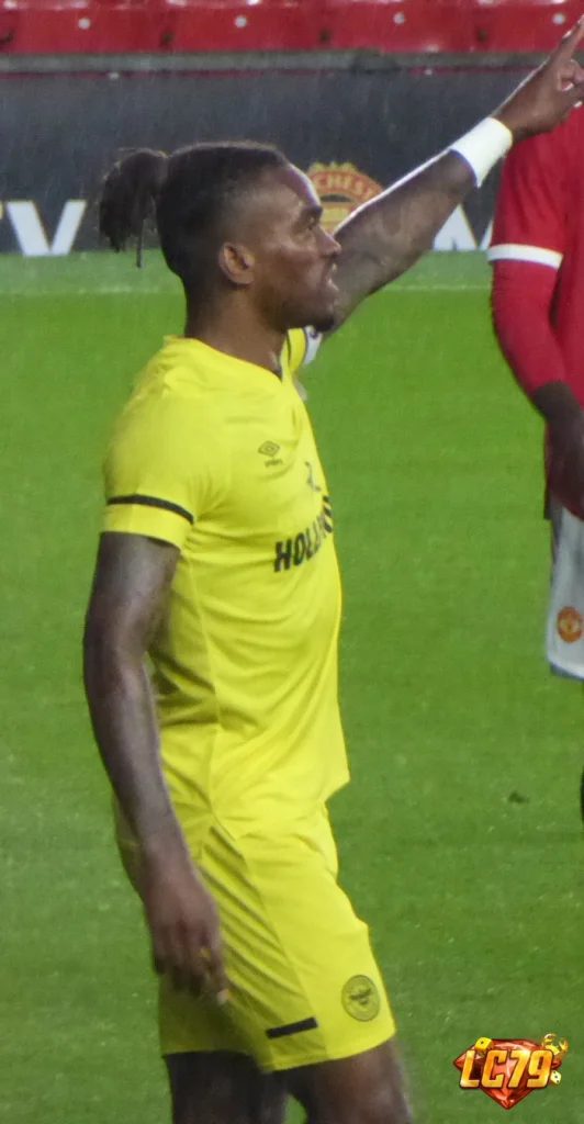 Ivan Toney trong màu áo Brentford, ảnh Wikimedia Commons đã đóng watermark LC79