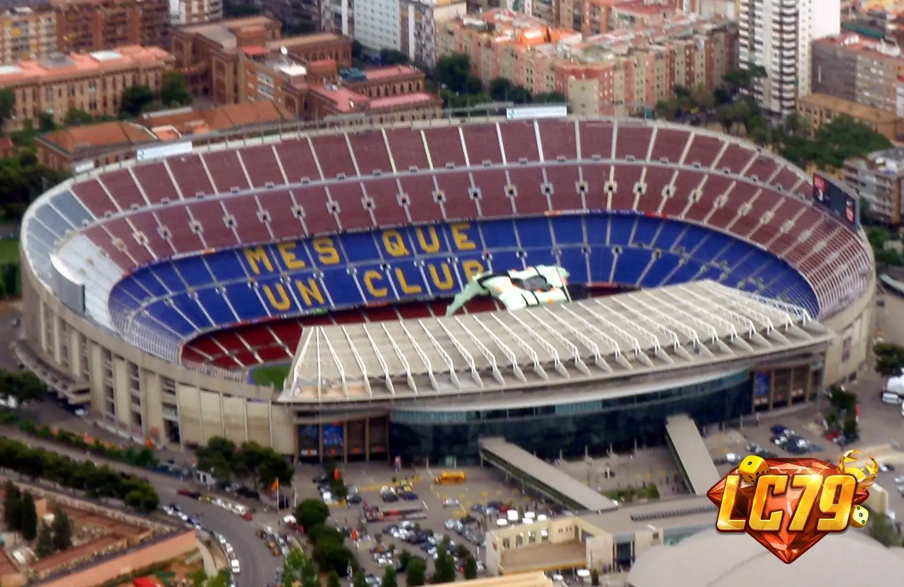 Camp Nou, sân nhà Barcelona, trong bối cảnh tin Kroupi được liên hệ thay Lewandowski