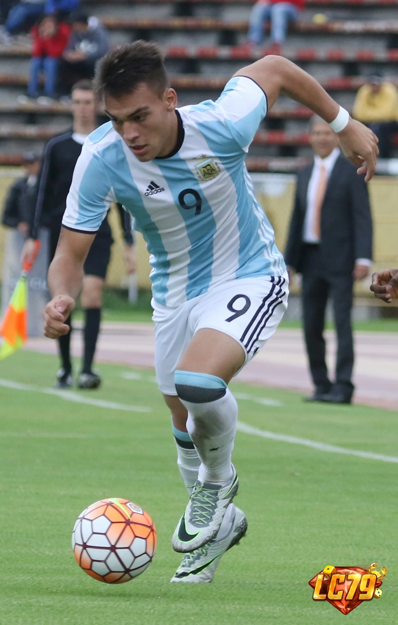 Lautaro Martinez của Argentina, ảnh Wikimedia Commons đã đóng watermark LC79