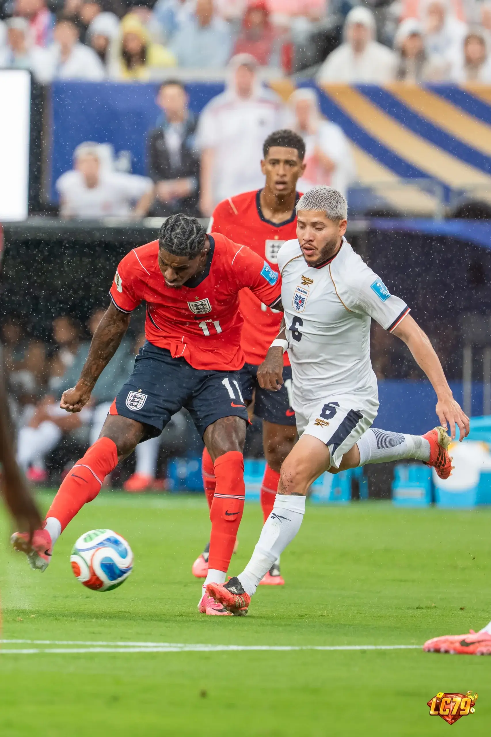 Marcus Rashford trong màu áo tuyển Anh trước ngã rẽ chuyển nhượng mùa hè 2026