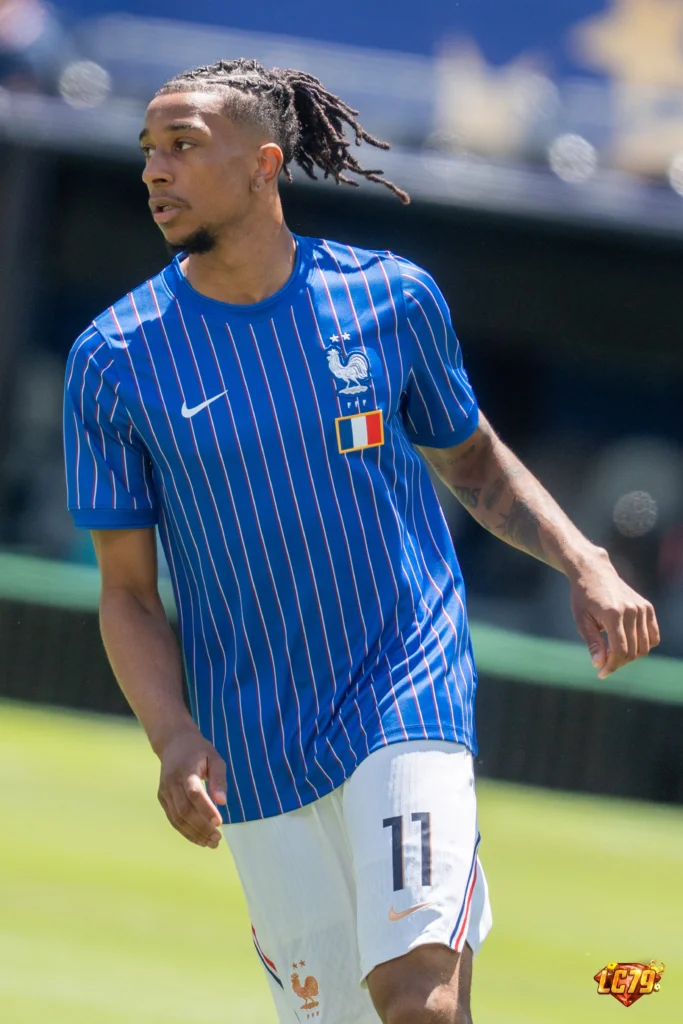 Michael Olise của France, ảnh Wikimedia Commons đã đóng watermark LC79