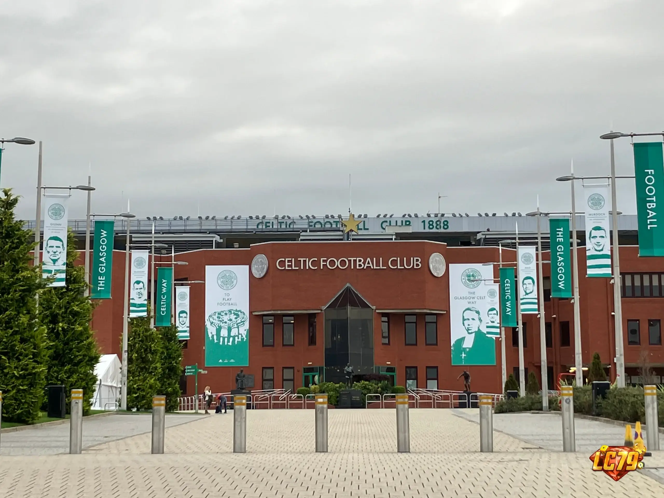 Celtic Park truoc tran Celtic vs Rangers ngay 20/9/2026