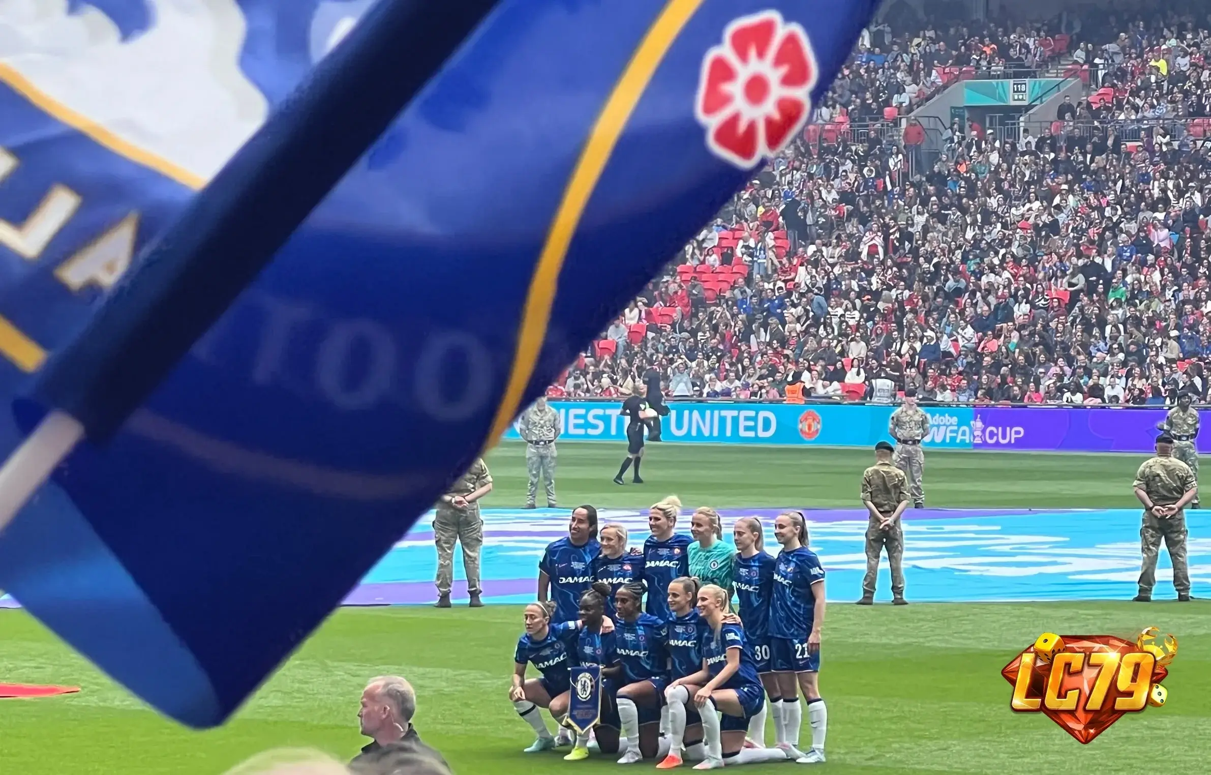 Chelsea Women trong một trận WSL, ảnh Wikimedia Commons đã watermark LC79