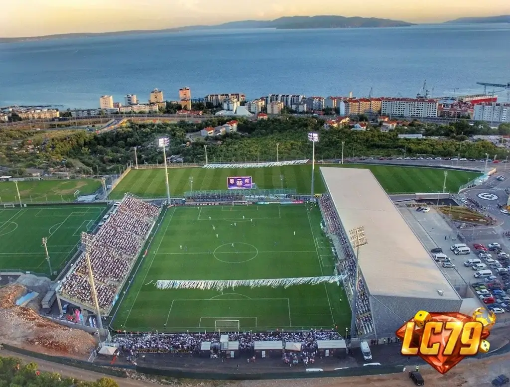 Stadion HNK Rijeka Rujevica truoc tran Croatia vs Anh 3/10 Nations League