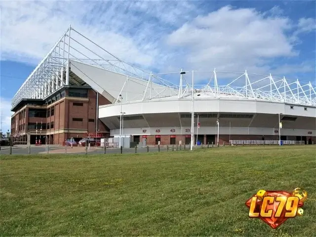 Stadium of Light trước trận Sunderland vs Arsenal được dời sang khung 8pm