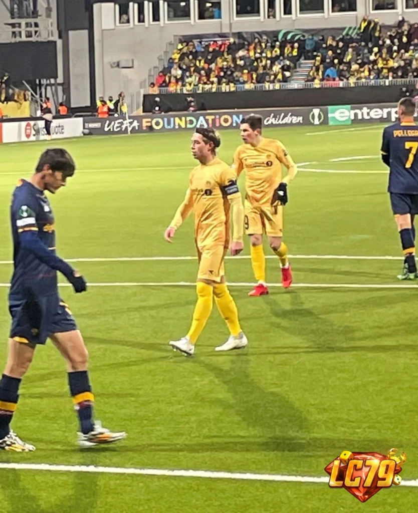 Patrick Berg trong màu áo Bodø/Glimt, ảnh đã đóng watermark LC79