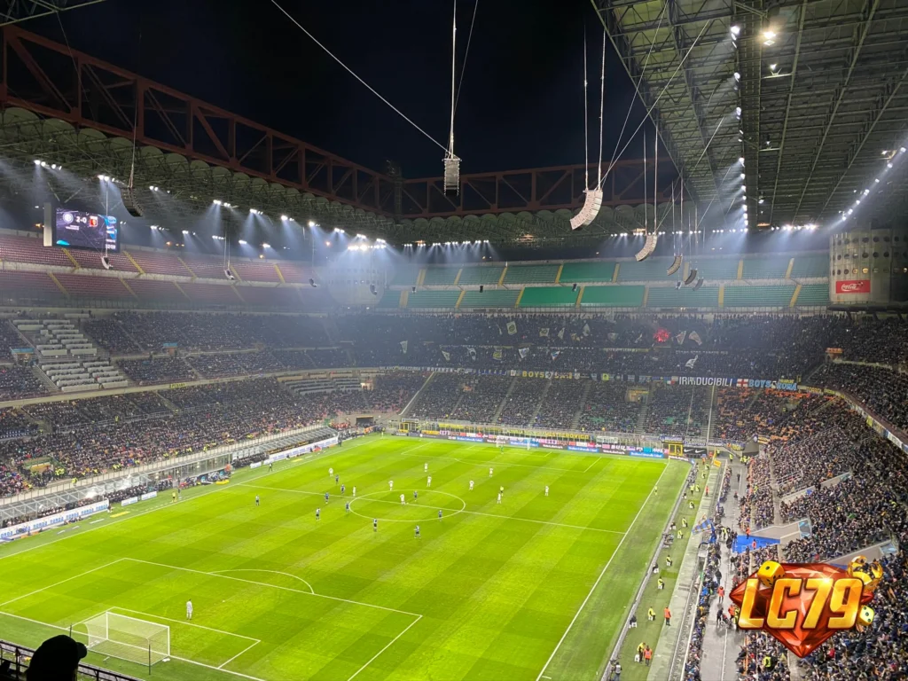 San Siro trong một trận Inter, bối cảnh Inter vs Club Brugge Champions League 13/10